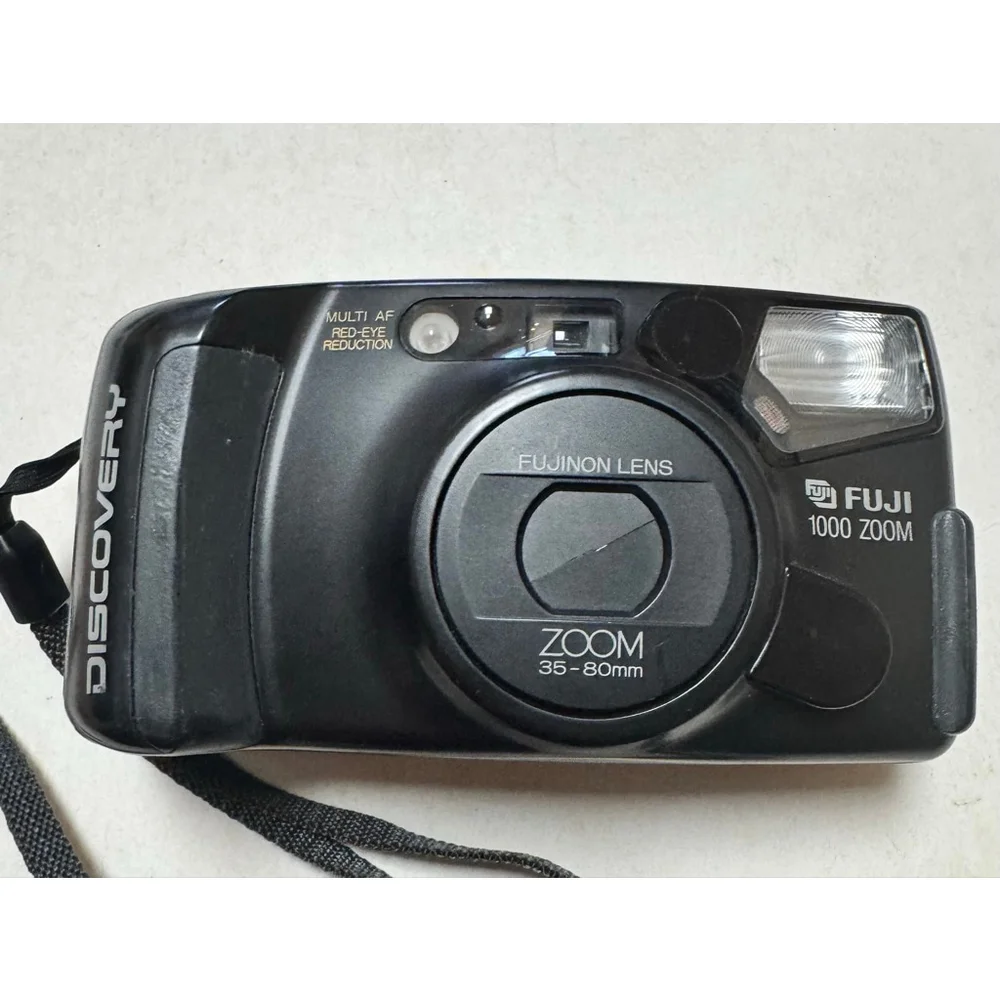 Fuji Discovery 1000 Zoom Film Camera Black 35mm with case